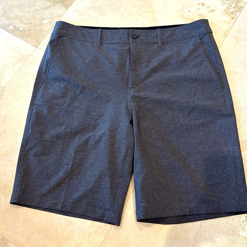 Good Fellow sport shorts in dark grey. Worn 3 times. Like new.